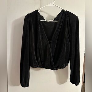 Black ASTR v neckline top with hook to close size small